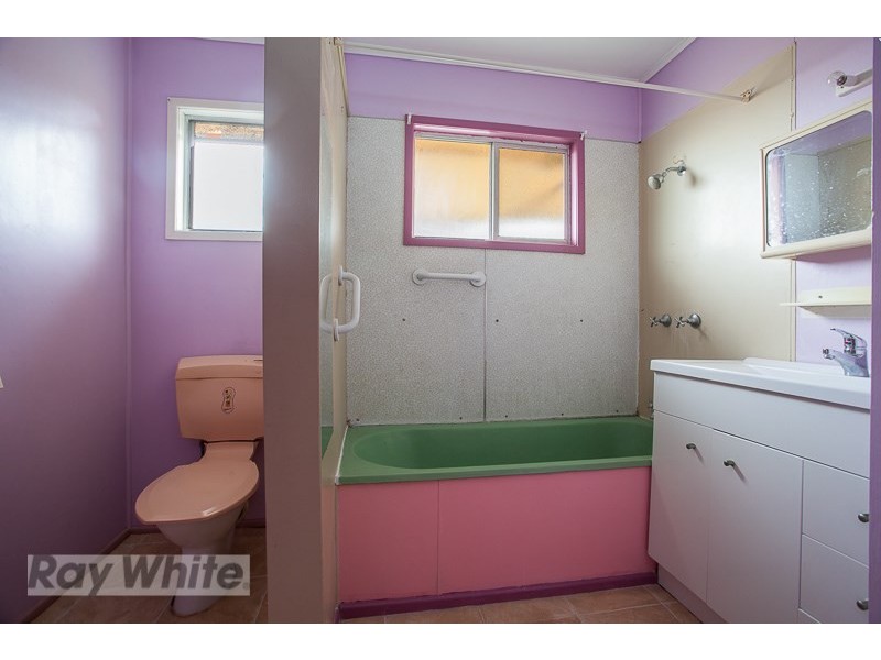 94 Oakland Avenue, Redland Bay QLD 4165