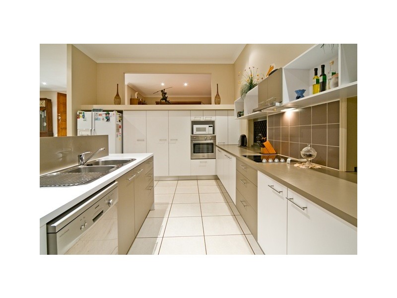 20 Hayman Street, Redland Bay QLD 4165