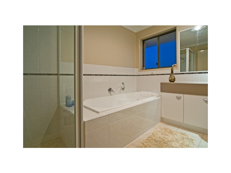 20 Hayman Street, Redland Bay QLD 4165