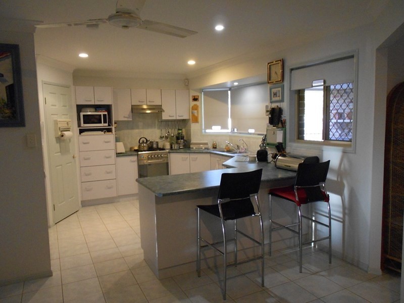 12 Montrose Place, Redland Bay QLD 4165
