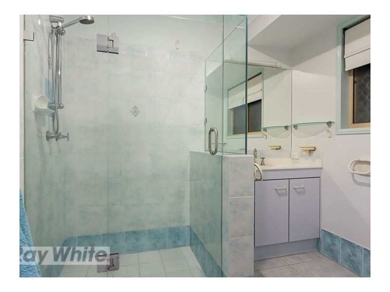 12 Montrose Place, Redland Bay QLD 4165