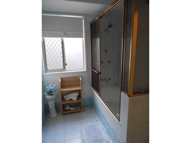 12 Montrose Place, Redland Bay QLD 4165