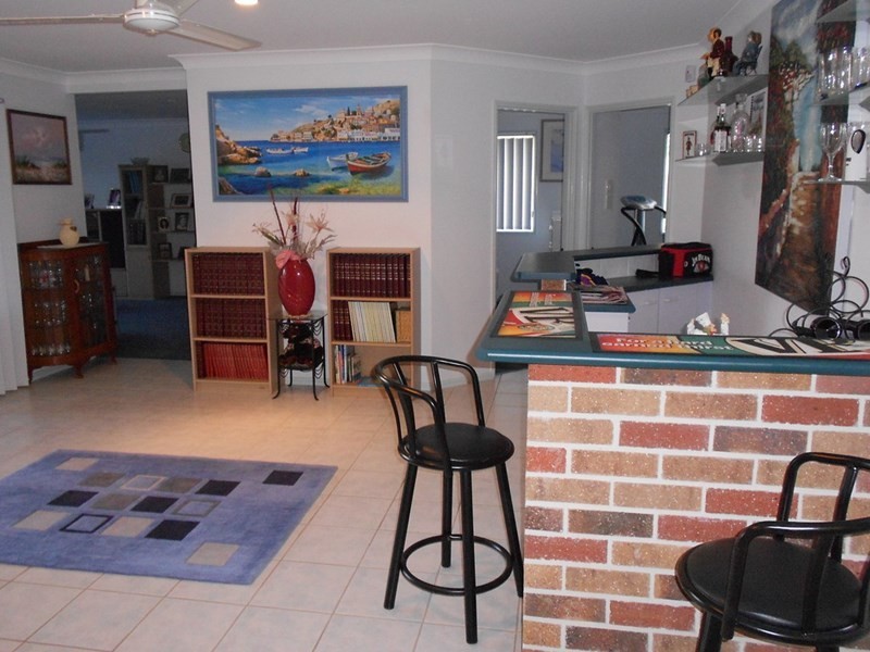 12 Montrose Place, Redland Bay QLD 4165