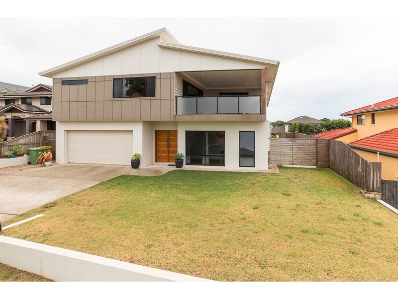 4 Waterfront Place, Redland Bay QLD 4165