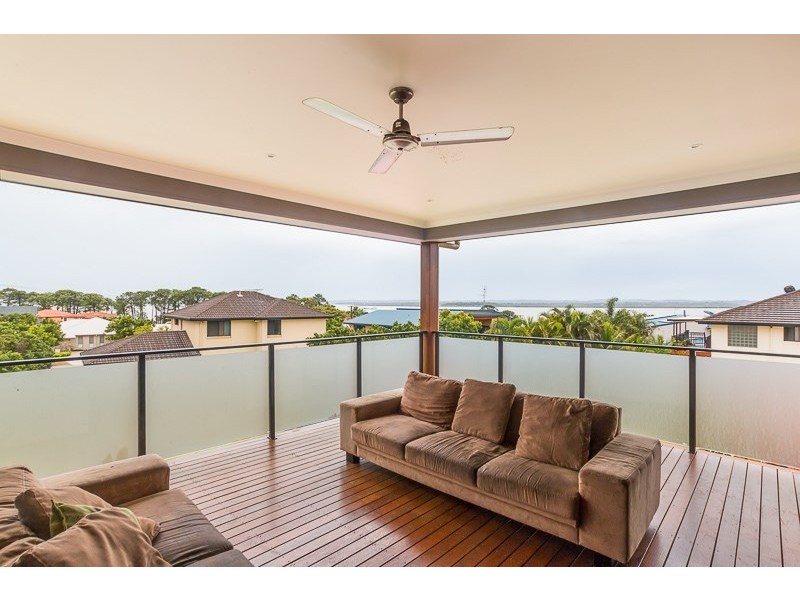 4 Waterfront Place, Redland Bay QLD 4165