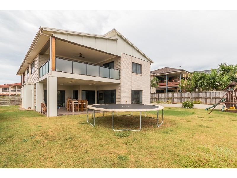 4 Waterfront Place, Redland Bay QLD 4165