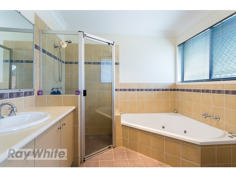 4 Habitat Drive, Redland Bay QLD 4165