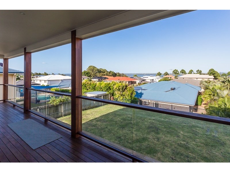 17 Penzance Drive, Redland Bay QLD 4165