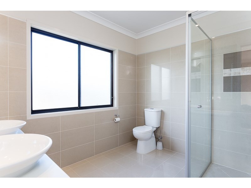 17 Penzance Drive, Redland Bay QLD 4165