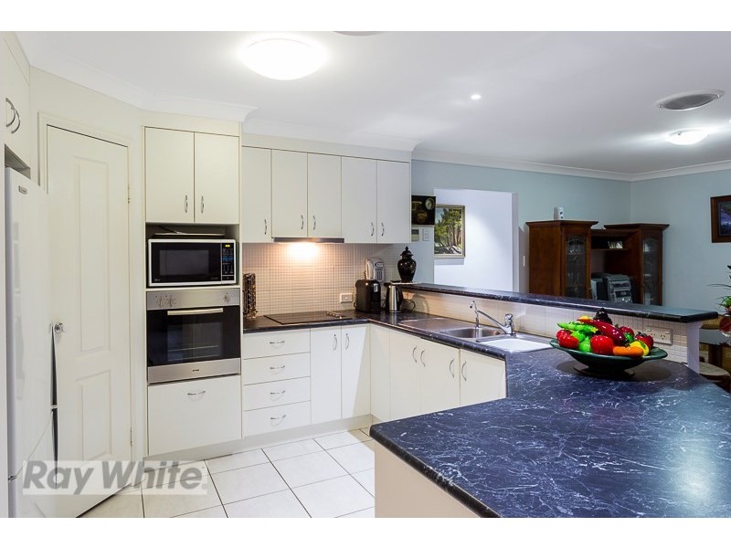 4 Dory Close, Redland Bay QLD 4165