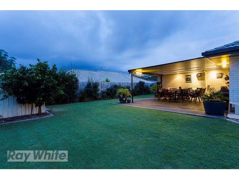 4 Dory Close, Redland Bay QLD 4165