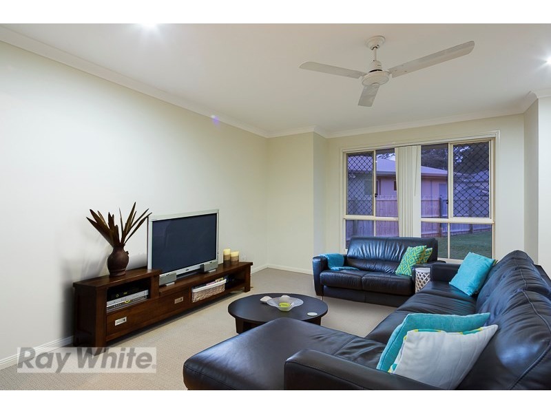 3 Bream Place, Redland Bay QLD 4165