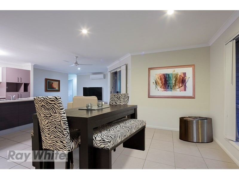 3 Bream Place, Redland Bay QLD 4165