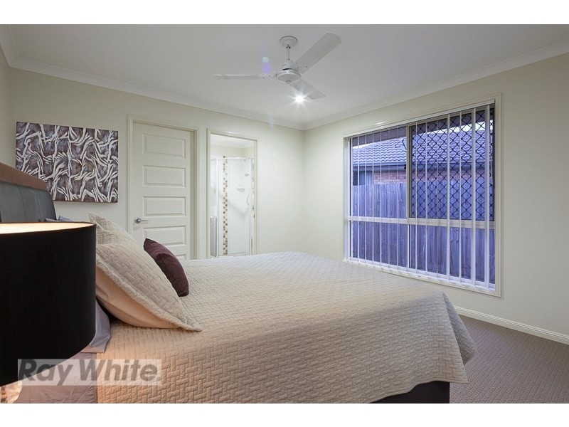 3 Bream Place, Redland Bay QLD 4165