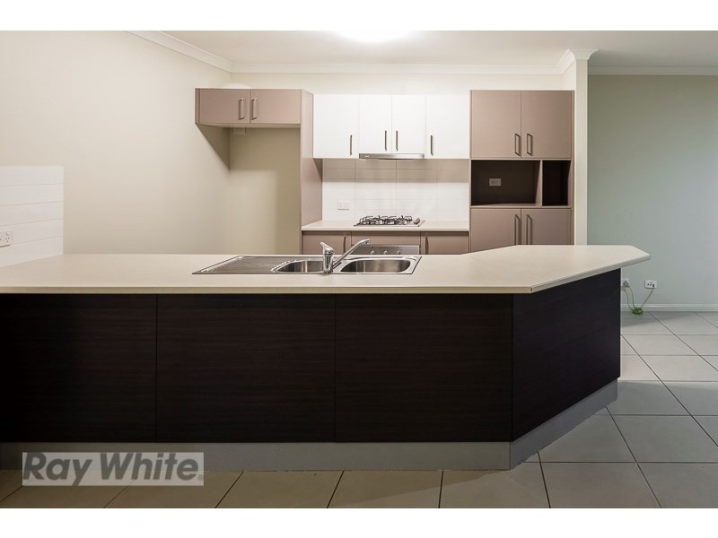 3 Bream Place, Redland Bay QLD 4165