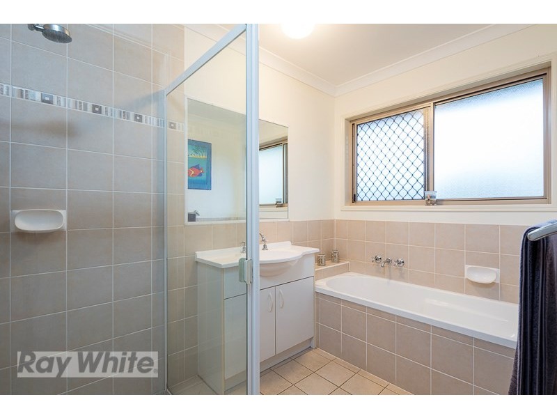 3 Anchor Place, Redland Bay QLD 4165