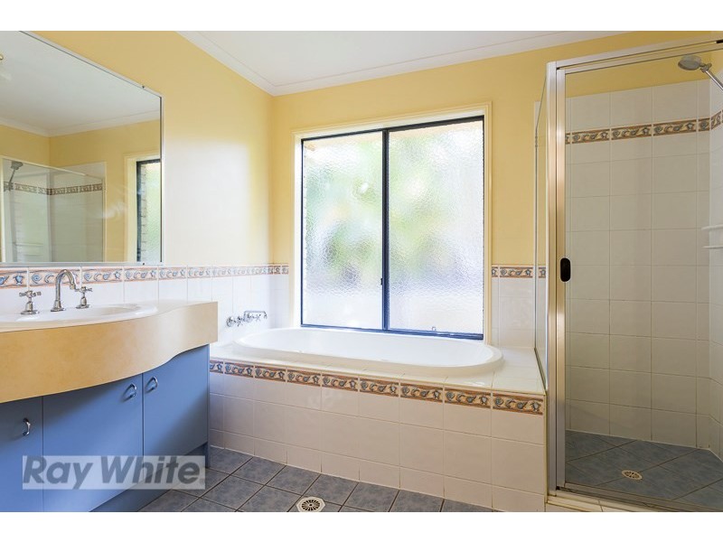 4 Coolum Court, Redland Bay QLD 4165