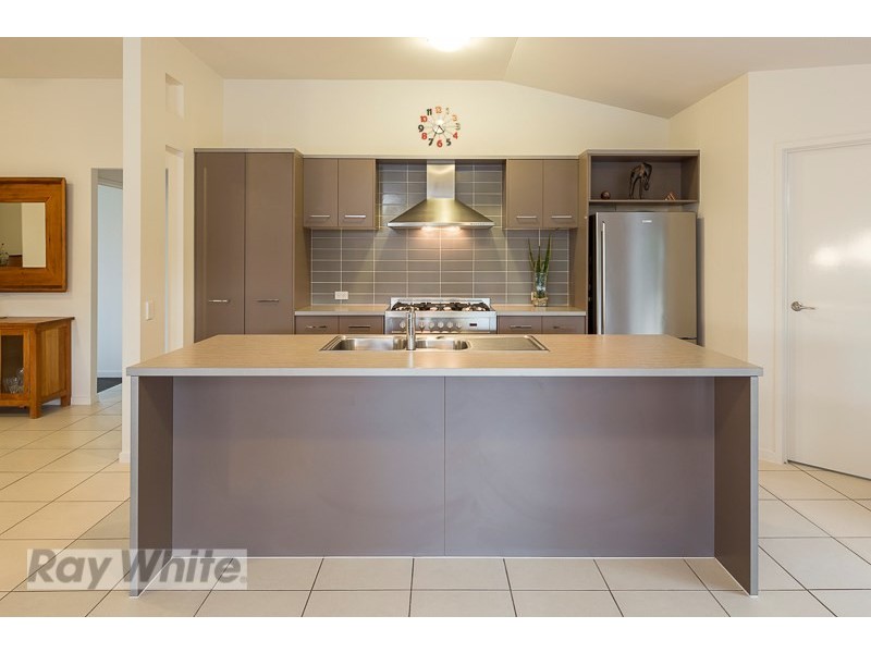 26 Balsam Street, Redland Bay QLD 4165