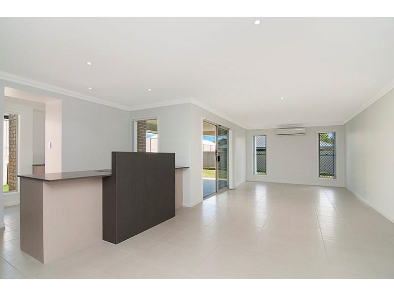 45 Unwin Road, Redland Bay QLD 4165