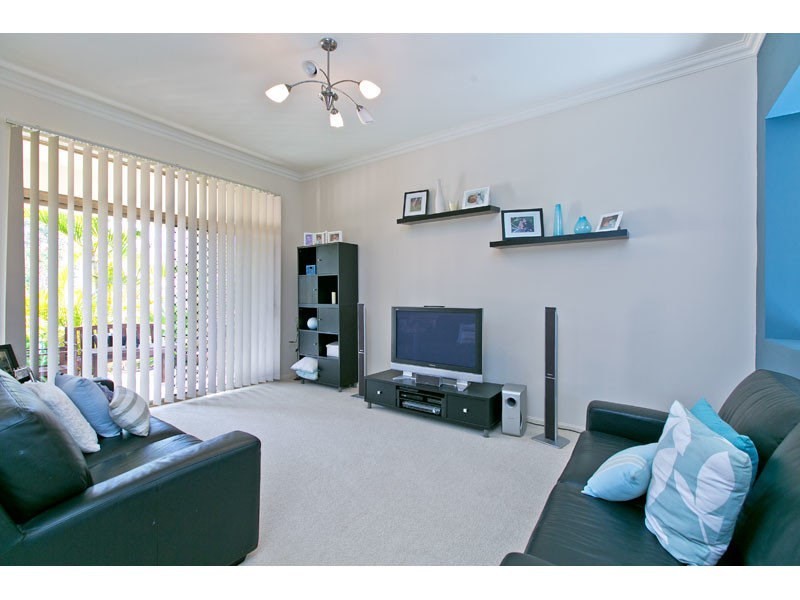 18 Cole Street, Redland Bay QLD 4165