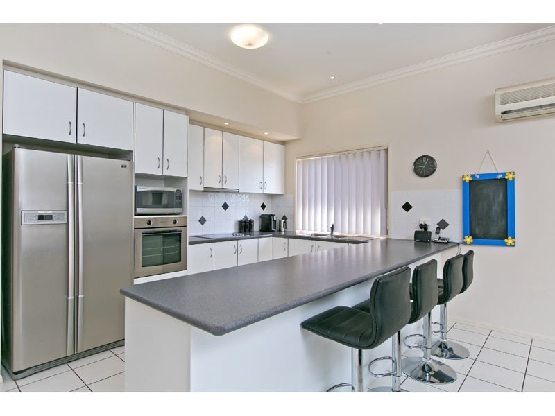 18 Cole Street, Redland Bay QLD 4165