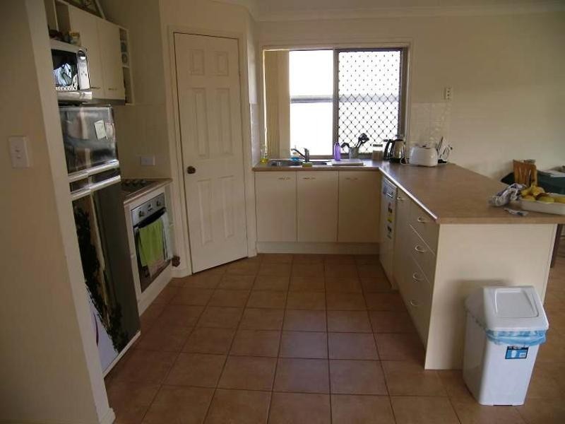 11 Anchor Place, Redland Bay QLD 4165