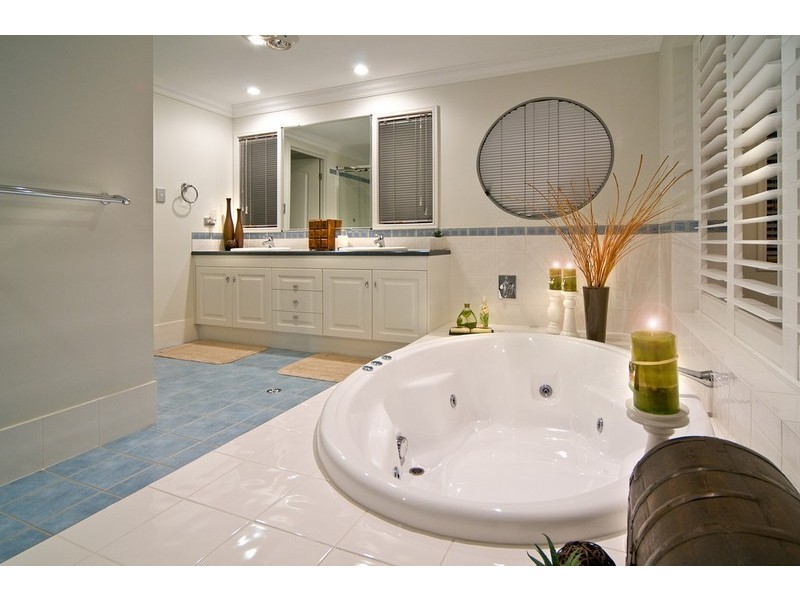 111 School Of Arts Road, Redland Bay QLD 4165