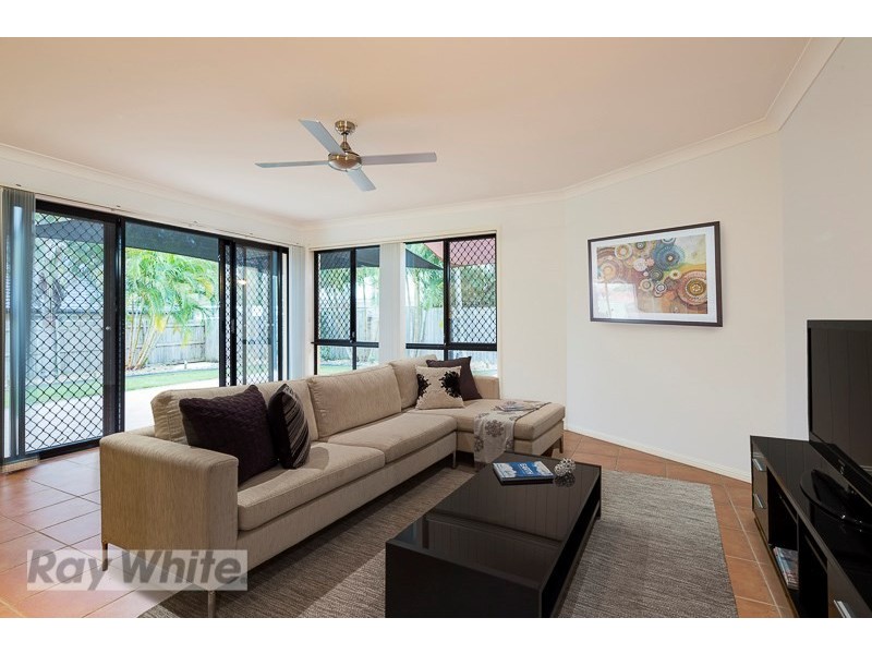 5 Marjorie Buckler Avenue, Redland Bay QLD 4165