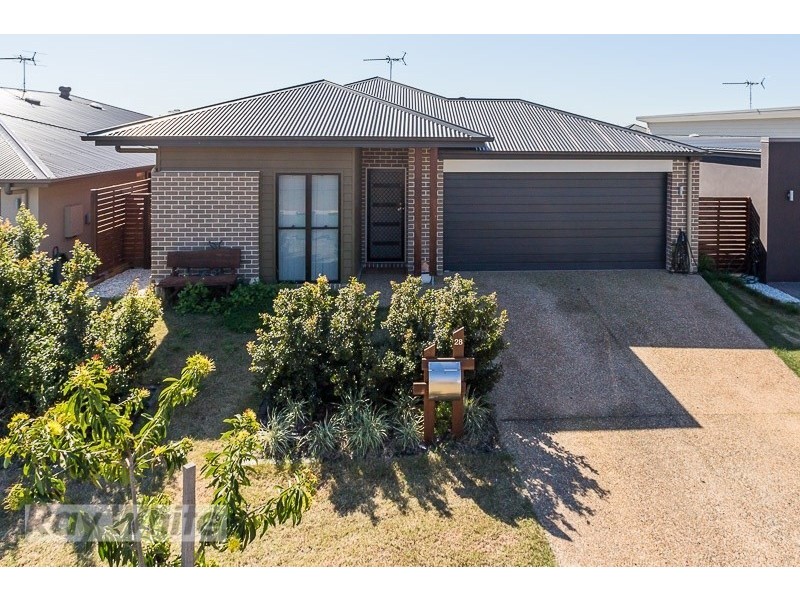 28 Rowe Crescent, Thornlands QLD 4164