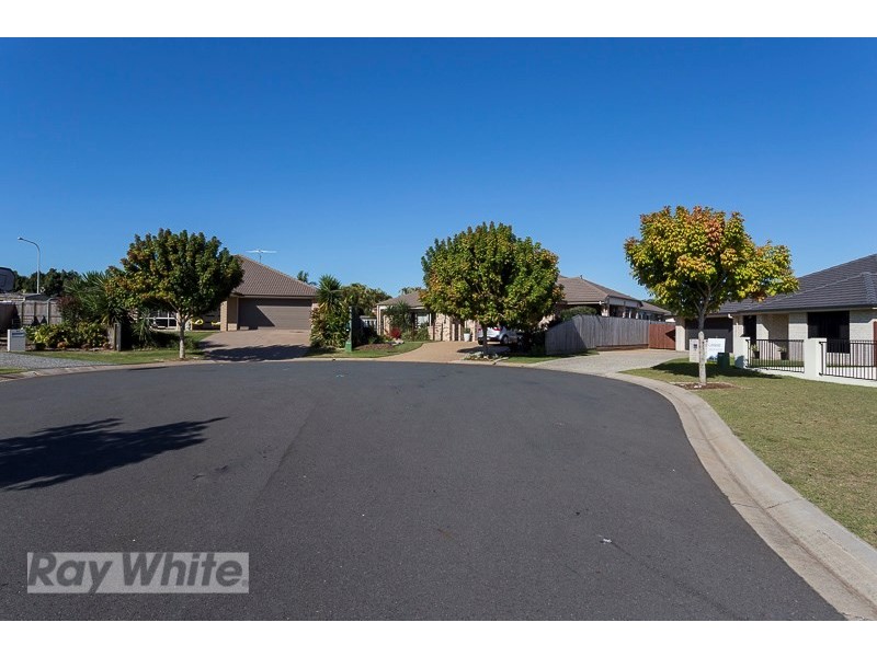 13 Daly Place, Redland Bay QLD 4165