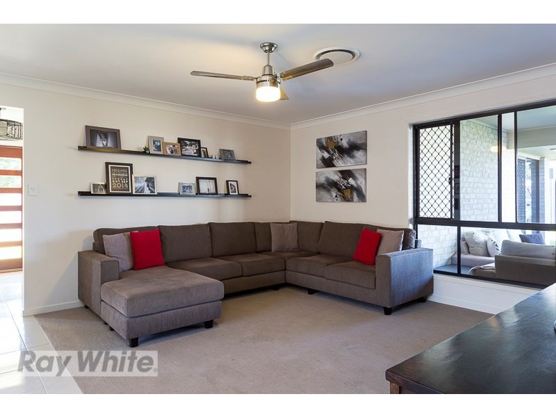 13 Daly Place, Redland Bay QLD 4165