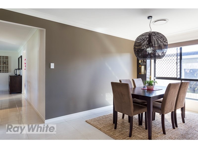 13 Daly Place, Redland Bay QLD 4165