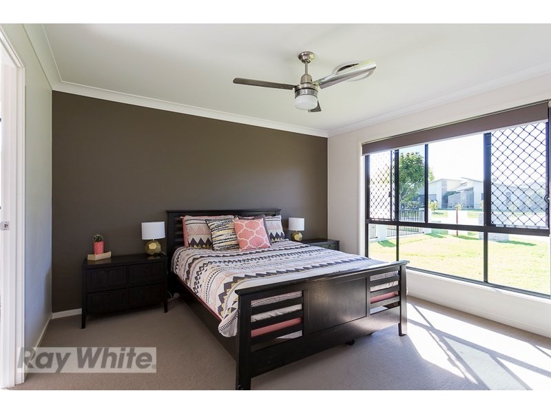 13 Daly Place, Redland Bay QLD 4165