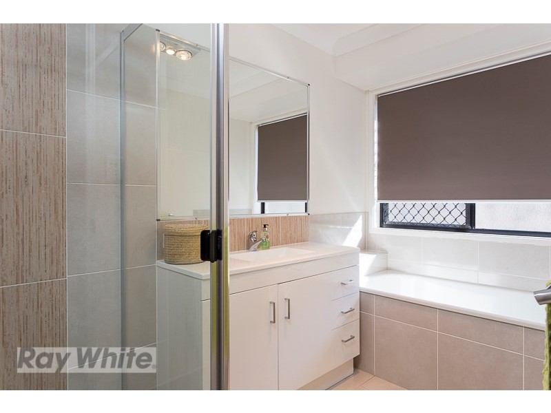 13 Daly Place, Redland Bay QLD 4165
