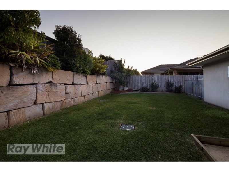 9 Pyrus Place, Redland Bay QLD 4165