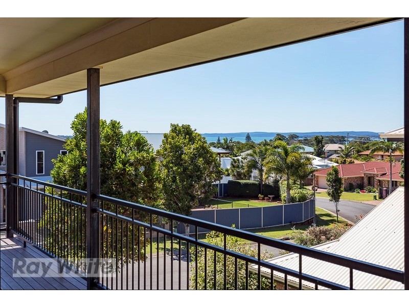 4 Creedin Court, Redland Bay QLD 4165