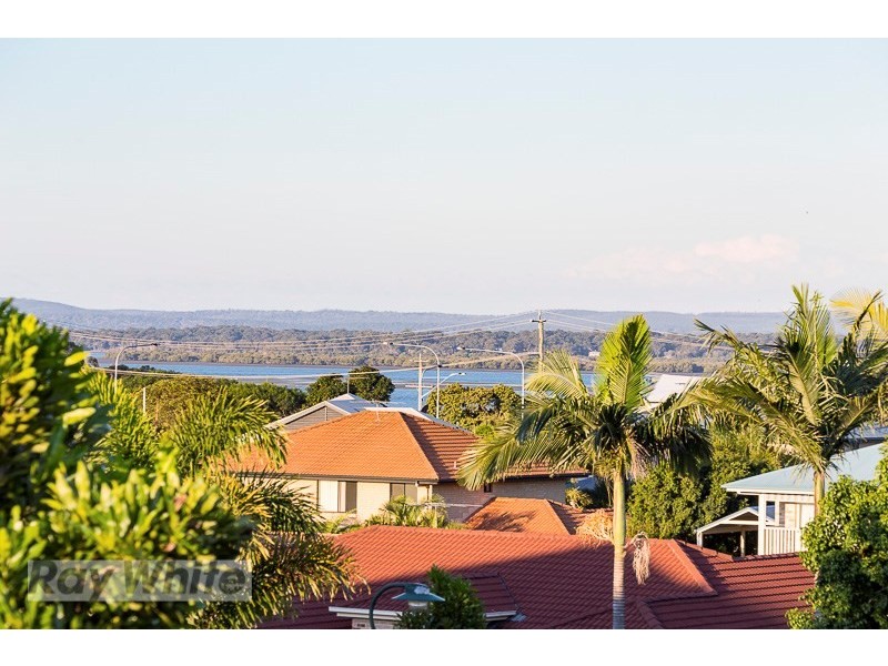 4 Creedin Court, Redland Bay QLD 4165