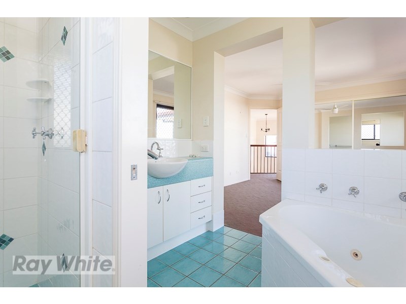 4 Creedin Court, Redland Bay QLD 4165
