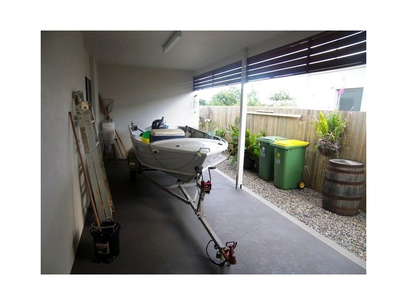 69 Spinnaker Circuit, Redland Bay QLD 4165
