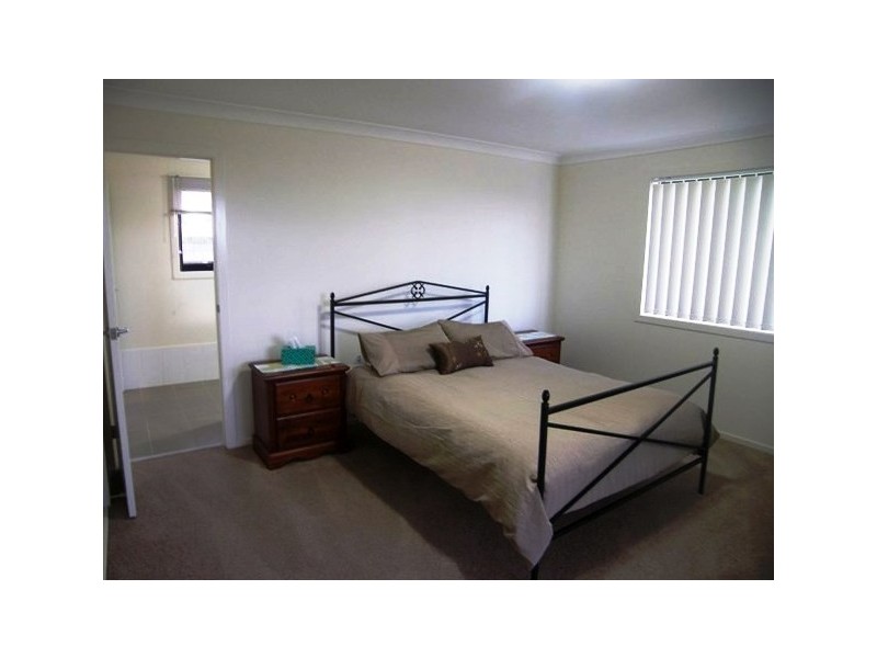 69 Spinnaker Circuit, Redland Bay QLD 4165