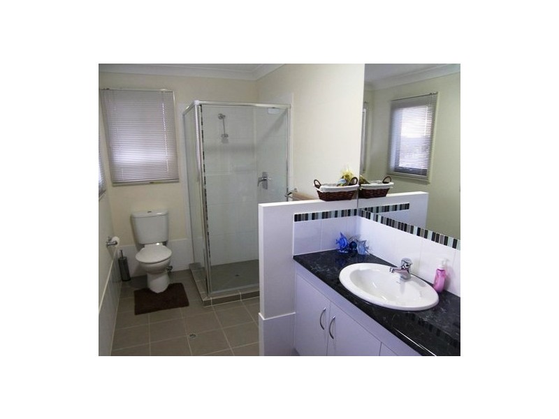 69 Spinnaker Circuit, Redland Bay QLD 4165