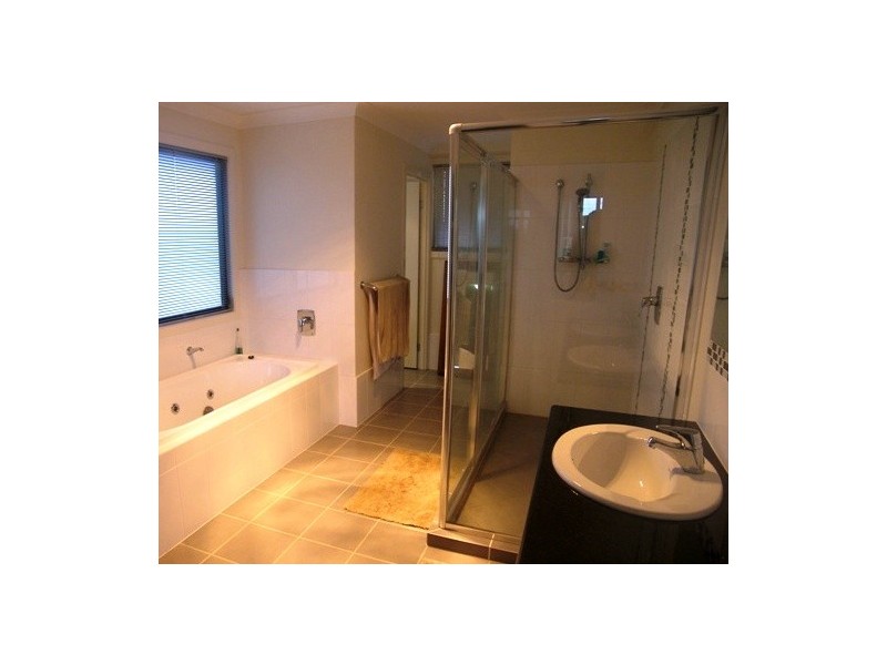 69 Spinnaker Circuit, Redland Bay QLD 4165