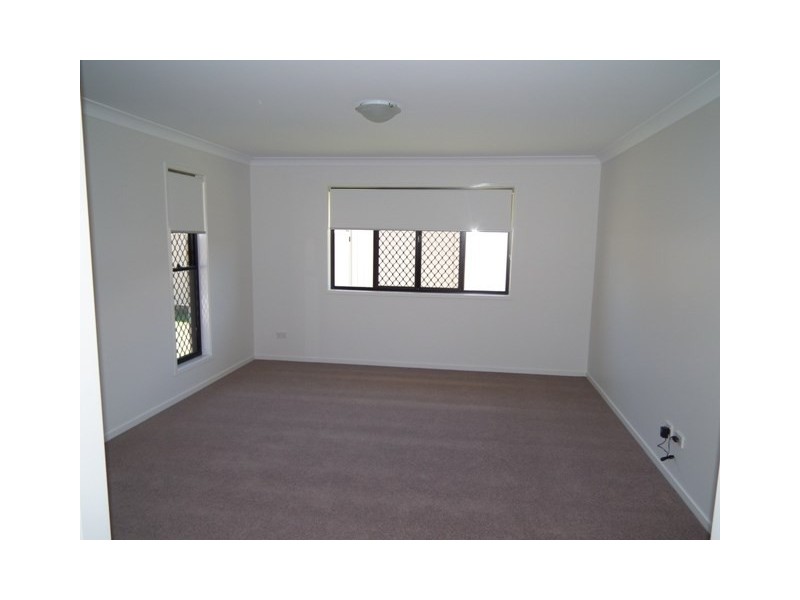 37 Lancaster Circuit, Redland Bay QLD 4165
