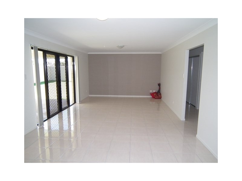37 Lancaster Circuit, Redland Bay QLD 4165