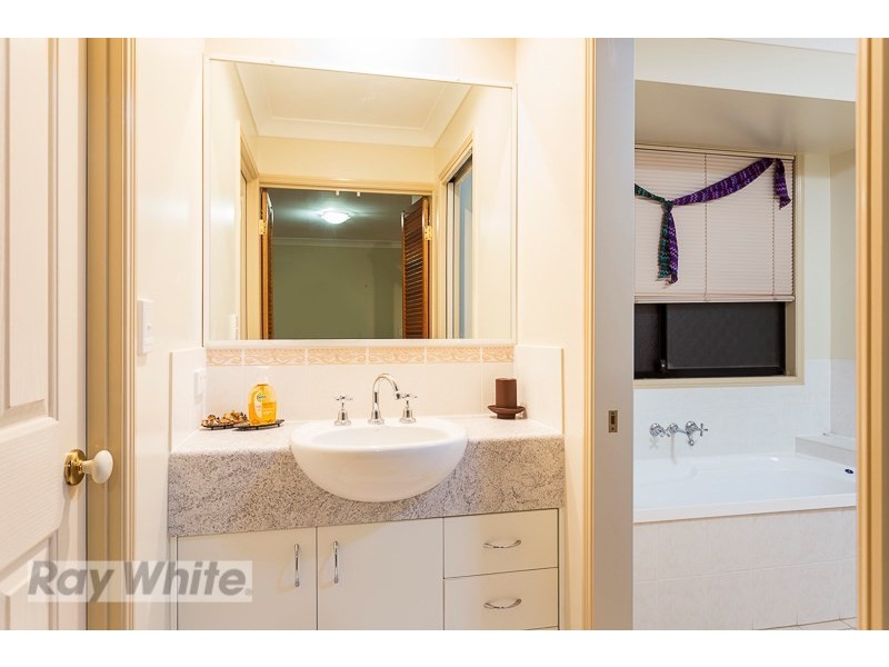 31 Attenborough Circuit, Redland Bay QLD 4165