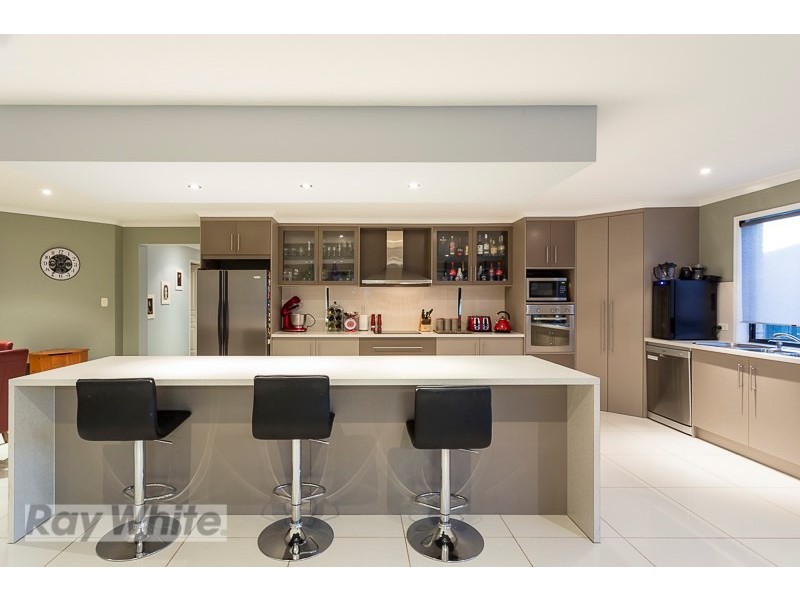 16 Ebony Crescent, Redland Bay QLD 4165