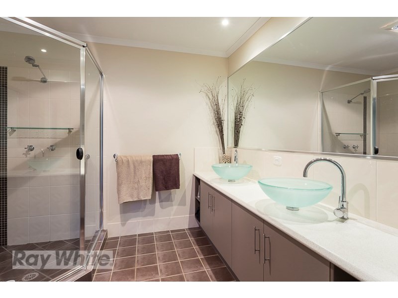 16 Ebony Crescent, Redland Bay QLD 4165