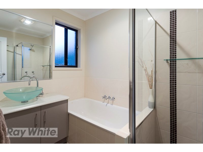 16 Ebony Crescent, Redland Bay QLD 4165