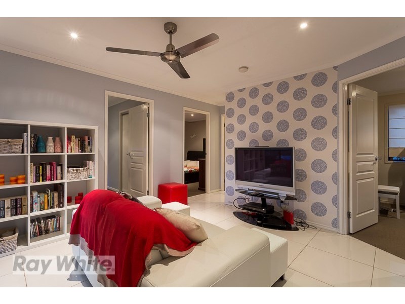 16 Ebony Crescent, Redland Bay QLD 4165