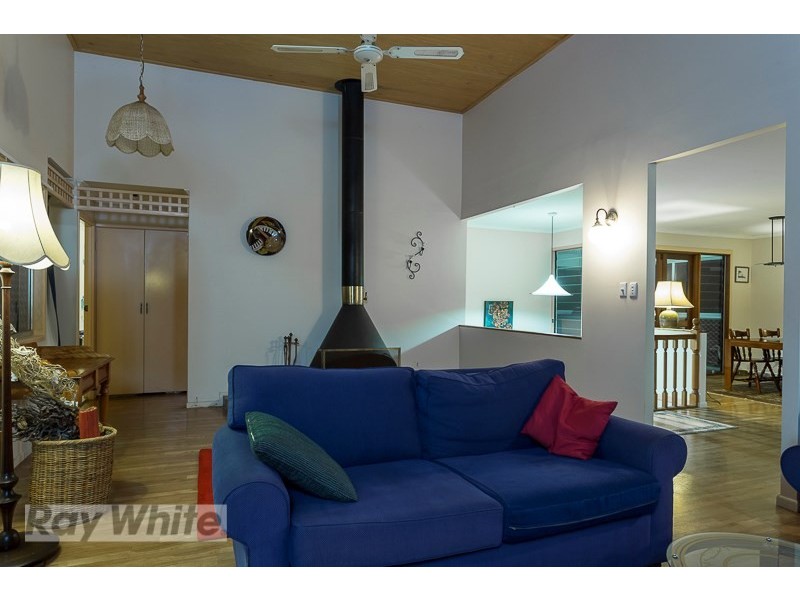 3 Broadwater Terrace, Redland Bay QLD 4165